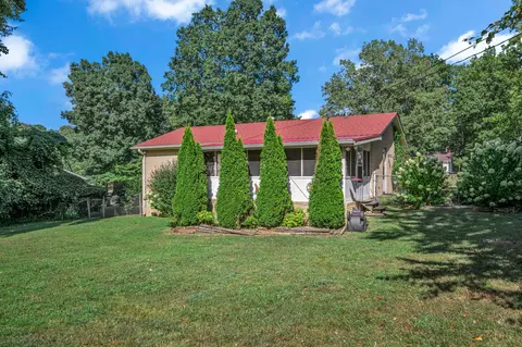 Exterior - 308 Mockingbird Ln, Dickson, TN 37055 photo 6 of 10