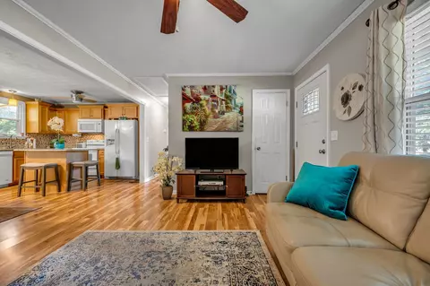 Living - 308 Mockingbird Ln, Dickson, TN 37055 photo 2 of 3