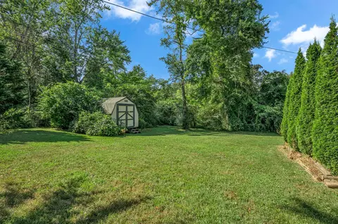 Exterior - 308 Mockingbird Ln, Dickson, TN 37055 photo 7 of 10