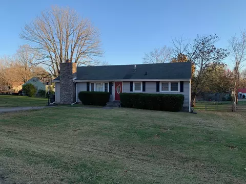 105 Martha Ave, Dickson, TN 37055 photo 2