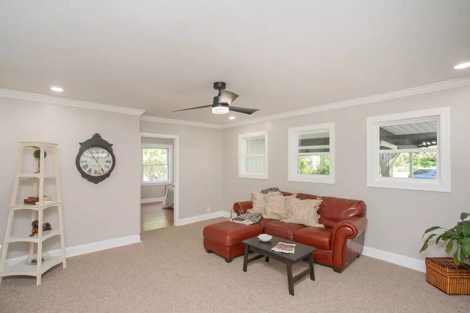 Living - 32 Jones Cir, Old Hickory, TN 37138 photo 1 of 6
