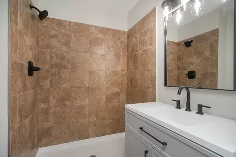 Bath - 32 Jones Cir, Old Hickory, TN 37138 photo 1 of 3