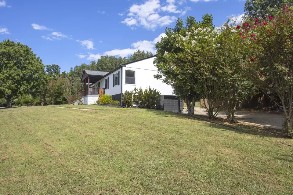 Exterior - 32 Jones Cir, Old Hickory, TN 37138 photo 4 of 8