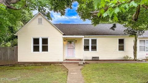 4422 Singleton Station Rd, Louisville, TN 37777