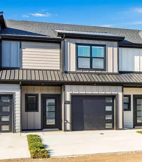 1603 Jonathan Wade Cir, Clarksville, TN 37043