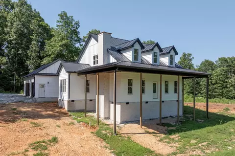 1061 Big Bartons Crk, Dickson, TN 37055