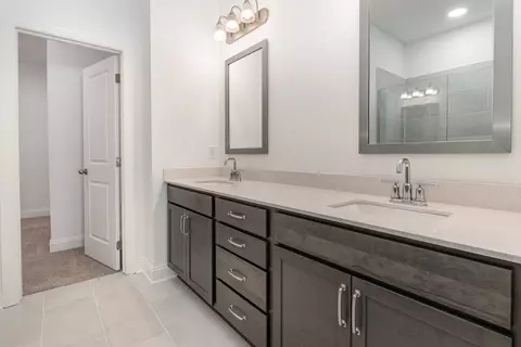Bath - 1027 Riverview Run, Madison, TN 37115 photo 1 of 3