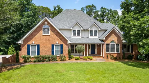 2016 Riverwood Dr, Hixson, TN 37343