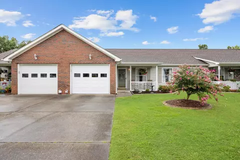 77 Flagstone Dr, Rossville, GA 30741