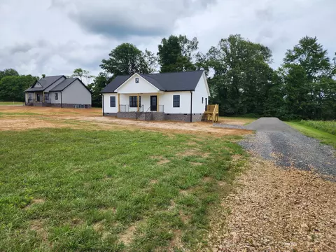 512 Pleasant Hill Rd, Lafayette, TN 37083