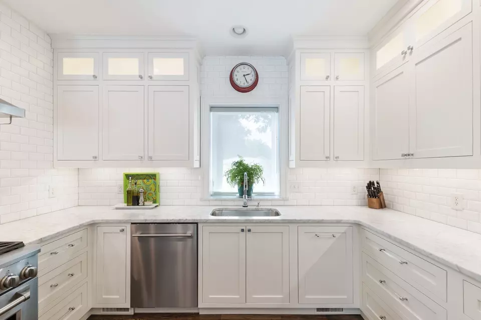 Kitchen - 143 Prospect Hl, Nashville, TN 37205 photo 2 of 5