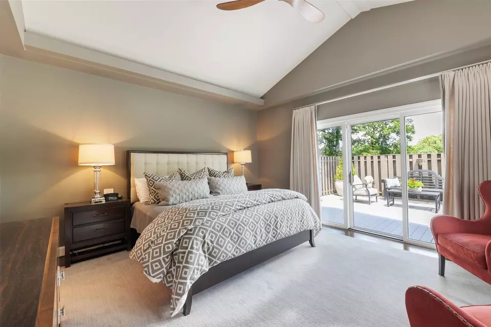 Bedroom - 143 Prospect Hl, Nashville, TN 37205 photo 2 of 8