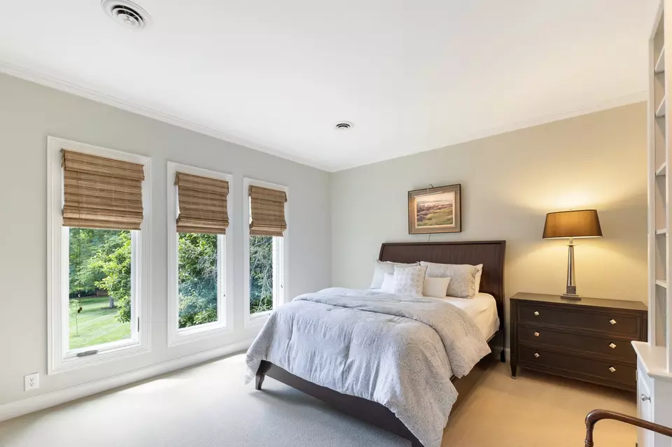 Bedroom - 143 Prospect Hl, Nashville, TN 37205 photo 4 of 8