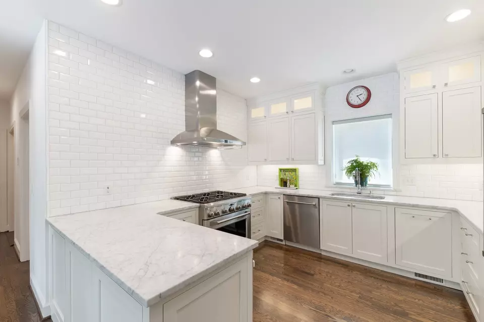 Kitchen - 143 Prospect Hl, Nashville, TN 37205 photo 3 of 5