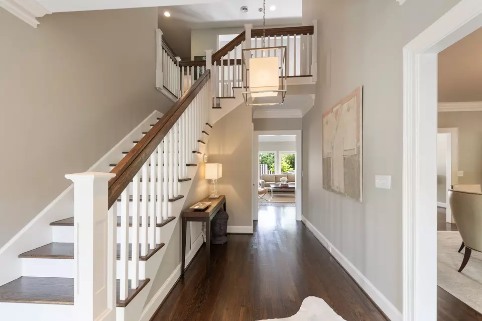 Entry Way - 143 Prospect Hl, Nashville, TN 37205 photo 1 of 3