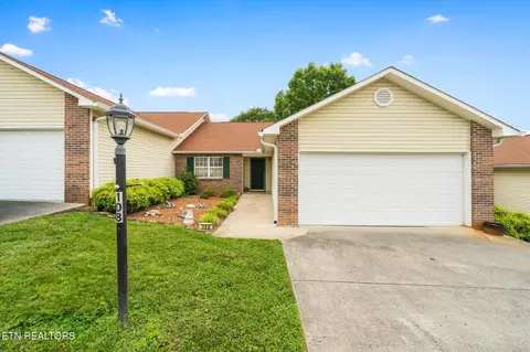 108 Tee Ln, Lenoir City, TN 37771