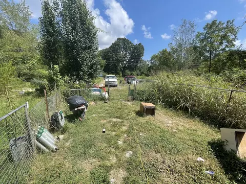 Exterior - 335 Eno Rd, Dickson, TN 37055 photo 7 of 11