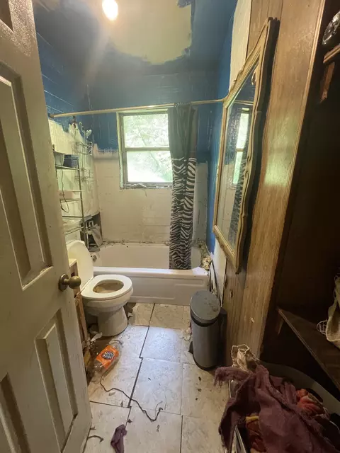 Bath - 335 Eno Rd, Dickson, TN 37055 photo 1 of 2