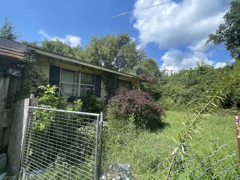 Exterior - 335 Eno Rd, Dickson, TN 37055 photo 4 of 11