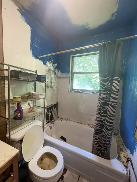 Bath - 335 Eno Rd, Dickson, TN 37055 photo 2 of 2