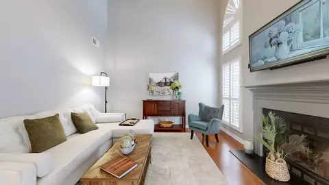 Living - 305 Neely Ct, Franklin, TN 37067 photo 3 of 3