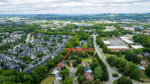 View/Area - 305 Neely Ct, Franklin, TN 37067 photo 2 of 5