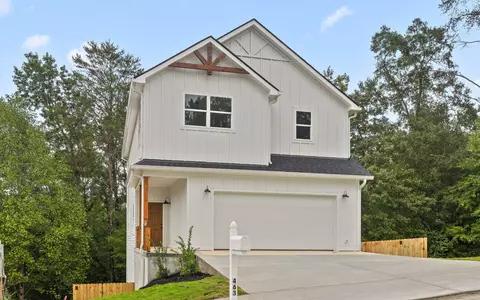 463 Candytuft Ln, Hixson, TN 37343