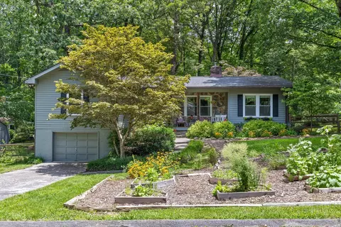 1617 Devlan Forest Ln, Signal Mountain, TN 37377