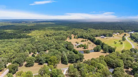 2820 Skyview Dr, Centerville, TN 37033