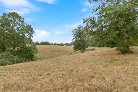 2820 Skyview Dr, Centerville, TN 37033 photo 4