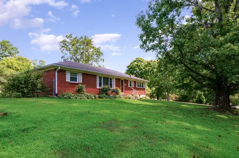 952 Draughon Dr, Greenbrier, TN 37073