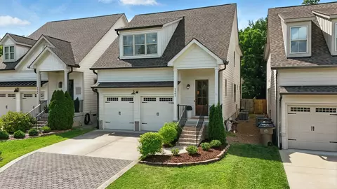 5542 Knob Rd, Nashville, TN 37209