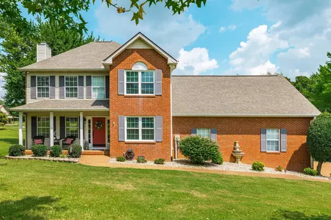 200 Arrowood Dr, Cottontown, TN 37048