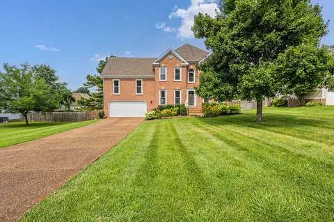 2795 Iroquois Dr, Thompsons Station, TN 37179