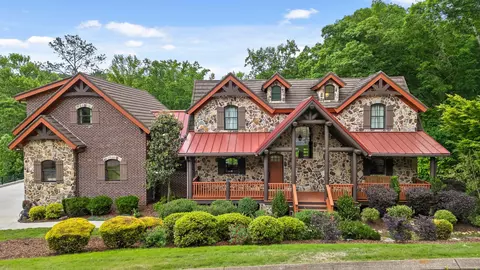 2022 River Bluff Dr, Hixson, TN 37343