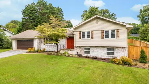 1723 Clayton Dr, Chattanooga, TN 37421