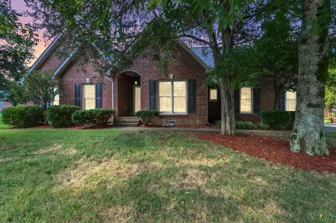 2206 Garrison Cv, Murfreesboro, TN 37130