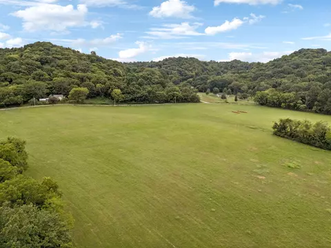 1 Crooked Hill Rd, Pulaski, TN 38478
