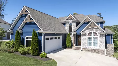 206 Goose Creek Cir, Soddy Daisy, TN 37379