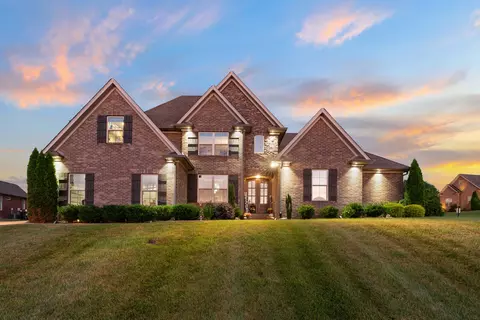 1020 Luxborough Dr, Hendersonville, TN 37075