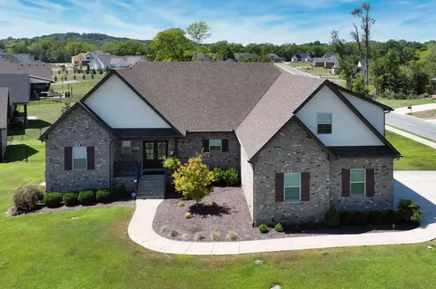 1029 Robert Lee Dr, Gallatin, TN 37066