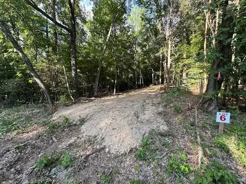 6 Sales Landing Rd, Camden, TN 38320