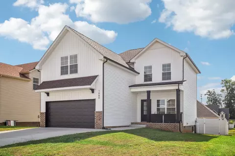 1680 Heritage Dr, Clarksville, TN 37043