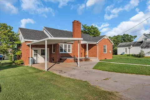 102 2nd Ave N, Decherd, TN 37324 photo 2