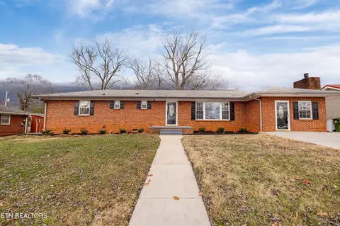 107 Mesa Rd, Maryville, TN 37804