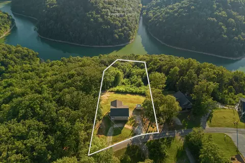 385 Oak Dr, Smithville, TN 37166