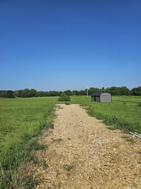 23 Bandy Rd, Lafayette, TN 37083