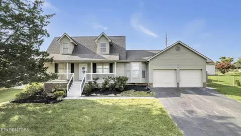 174 Hickory Ln, Jacksboro, TN 37757