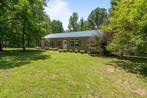 584 Highway 49, Tennessee Ridge, TN 37178