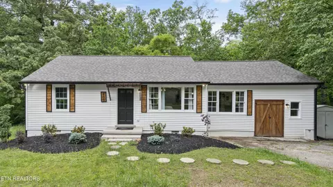 400 Oakcrest Rd, Knoxville, TN 37912